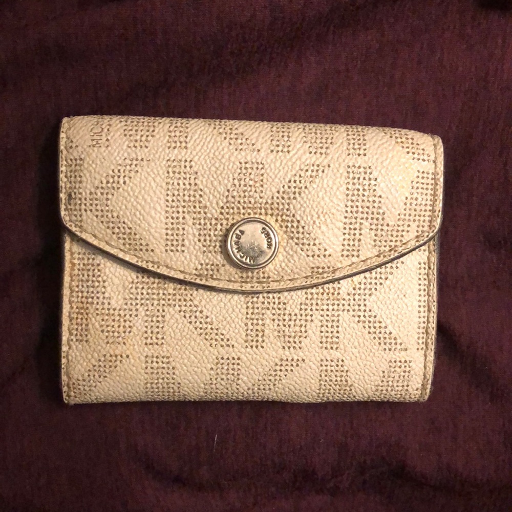 Michael kors wallet